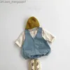 rompers جديدة v-neck baby denim skin-skin-skinment مجموعات جيب مزدوجة لطيفة مناسبة للبنين الفتيات بلا أكمام حللا