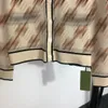 Kvinnors tröjor Designer Kvinnor stickor med över hela brevmönster flickor Milan Runway Brand Crop Top Shirt High End Elasticity Cardigan Jacket Outwear Kppq