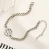 925 Silver Chain Armband Designer Logo Armband 18K guldpläterat rostfritt stål Non blekt Smycken Design för kvinnor Kärlekspresenter Designer Bröllopsarmband Partihandel