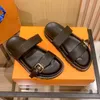 2023 chinelos de grife de luxo clássico verão mulher praia desenhos animados cabeça grande couro sandálias de fivela de cinto plana hotel banho masculino slides sapatos femininos grande com caixa