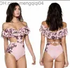 Costumi da bagno donna nuovo arrivo Bkini fashion Lady fiori Stripped print Bikini Set sexy Scava fuori Costume da bagno Triangolo pezzi bikini set S / M / L / XL Z230711