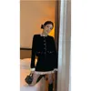 İş Elbiseleri Ünlü Lady Hepburn All Siyah 2 Parça Takım Sonbahar Kış Moda Dantel Kısa Kısa Ceket Coatmini Etek Setler Kadife 2 adet kıyafet
