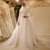 Elegant broderi Spets Muslim A Line Bröllopsklänningar Med Avtagbart Tåg Höghalsad Långärmad Bröllopsceremoni Brudklänningar Dubai Arabic Bride Vestidos CL2591