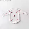 Armatürler Bahar Örme Bebek Bodysuit Cherry Baskı Yenidoğan Bebek Giyim Pamuk Örme Kazak Toddler Bebek Bodysuit Z230711