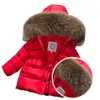 Crianças de neve dos meninos com capuz para garotos de inverno desgaste de algodão Térmico Inverno Outwear Parkas Pur Collar3781287