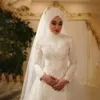 Elegancka haftowana koronka muzułmańska linia suknie ślubne z odpinanym pociągiem na szyję z długimi rękawami ceremonia ślubna suknie ślubne dubaj arabski panna młoda Vestidos CL2591