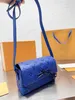 2023 Nova Bolsa Tiracolo Alto Nível de Aparência Azul Escuro Couro Completo Design em Relevo Moda de Verão Moda Simples Tendência Fresca Caixa Pequena Bolsa Unissex 81746