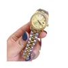 2023 Luxury Gold Women Watch Top Brand 28mm Designer Orologi da polso dsgtsdghd