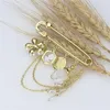 Brooches Pearl Number 5 Brooch Women's Clothing Pin Luxury Tassel Flower Accessories Man Gift Jewelry