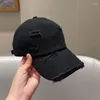 Bérets Vintage trou noir casquette à visière pour les femmes 2023 été printemps réglable rouge Baseball chapeau soleil jeune fille Kpop mode tendance Y2k