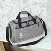 Neue Super -Reisebag -Gymnasten Duffle Taschen Unisex Weekend Bag Designer Gepäck große Kapazität Sporttaschen Zylinder Schwimmfitnessbeutel 220806