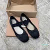 Designer-Schuhe, Sommer-Charms, Walk-Freizeitschuh, Damen, rot, Ballettfette, echte Seidenschuhe, Marke klassische Wanderschuhe, Pantoletten, bequeme Luxus-Kleider-Loafer