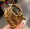 2023 Speciale Snake Design Horloge Voor Vrouwen Luxe Dames Armband Polshorloge Rose Goud Zilver Diamanten Vrouwelijke Horloges Iced Out driehoek Wijzerplaat Lang Uurwerk Cadeau
