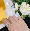 Anéis de designer de joias de moda para noivado feminino Anel de ouro de designer de luxo Letras F Festa Aniversário Colar Presente de casamento 2307103PE