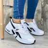 Scarpe eleganti Scarpe da ginnastica con zeppa 2023 Fashion Plus Size Casual Sport Lace up Mesh Traspirante Donna vulcanizzata 230710