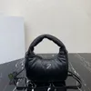 2023 Nuevo bolso de hombro para mujer Bolso cruzado de alta calidad hecho de piel de oveja forrada con correa para el hombro ajustable extraíble que se siente muy suave