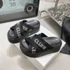 Top designer sandalen glijdt luxe textielblokglaasjes mesh jacquard zwart witte slippers mode kruisbanden rubber wig bodem strand sandalen buiten schoenen