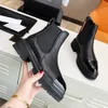 Nuovi stivaletti Chelsea alla caviglia in pelle con plateau slip-on rotondi stivaletti piatti mezzo stivaletto grosso designer di lusso scarpe alte da donna stivali da cavaliere con tacco spesso