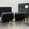 Luxus-Channel-Taschen für Damen, Designer-Umhängetasche, modisch, klassisch, verstellbar, kleine goldene Kugel, kleine quadratische Tasche, tragbares Umhängetaschen-Set aus Leder, 2, Größe 20–17 cm