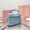 Borsa cosmetica pieghettata Borsa per trucco Borsa a tracolla Borsa a tracolla Handabgs Borsa per il trucco da donna Borsa a tracolla firmata Borse per il lavaggio della toilette Custodia per il trucco di bellezza Cinturino lungo