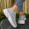 Jurk Schoenen Ademende Gebreide Sneakers voor Vrouwen Slip-On Dikke Bodem Mesh Vulcaniseer Schoenen Dames Plus Maat 42 Antislip Casual Sok Schoenen 230710