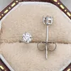 Pendientes de tuerca IOGOU Classic 3mm D Color Real Moissanite Diamond para mujeres niñas regalo Six Claw brillante joyería fina
