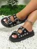 Pantofole Punk Sandali neri per le donne Fibbia con borchie Decor Flatform Sandali con diapositive Open Toe Summer Street Style Goth Scarpe Beach Vacation T230711