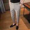 Męskie spodnie 2021 Summer Casual Pants Męskie Slim Fit Ubranie biznesowe Koronę Haftowe Biuro Społeczne Ubranie uliczne Kokkie spodnie Grey Z230713