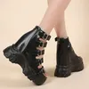 Punk Gothic metalowa klamra sandały gladiatorki kobiety czarne masywne platformy buty motocyklowe kobieta lato Peep Toe sandały na koturnie