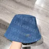 Denim Bucket Hat Femmes Hommes Voyage Pêcheur Chapeaux Métal Lettre Stingy Brim Caps Outdoor Sun Cap