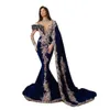 Robe de bal sirène en velours bleu royal col haut robe de soirée à manches longues plis élégants robes de soirée perles
