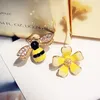 Boucles d'oreilles 2023 mignon fleur Zircon abeille asymétrique vente en gros bijoux de mode Punk pour femmes filles cadeau