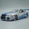 Vliegtuigen Modle 1 24 Diecast Auto Model Speelgoed Nissan Skyline GTR R34 Miniatuur Voertuig Replica Collector Edition 230710