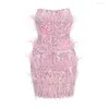 Abiti casual VC Abito da ballo corto senza spalline rosa Abito da donna sexy senza maniche con mini paillettes e piume Mujer Vestido