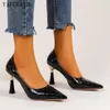 Klänning Skor Texturerad spetsad tå Stiletto Dam Pumps Klassisk Enkel Grund Mun Kontorsarbete Vit Fest Bröllop Plus Size 41 230710