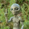 Przestrzeń zewnętrzna Alien ozdoby ogród posąg z żywicy figurka prezent do dekoracji domu ogród dekoracja obejścia miniatury zewnętrzne L230620