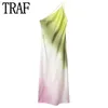 Urban Sexiga Klänningar TRAF Tie Dye Lång Klänning Kvinnor Asymmmertisk Satin Rygglös Klänning Kvinna Off Shoulder Sexiga kvällsfestklänningar Midi Sommarklänningar L230711