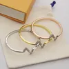 Bracelets Designer Bijoux Femmes Bracelets Designer Pour Femmes Rose Or Couleur Lettre Plaqué Or En Acier Inoxydable Amoureux De Mariage Cadeau JG1EQ #