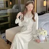 Dames nachtkleding Sleepshirts Dames Europese stijl Vintage Zacht Minimalistisch Instap Lux Kant V-hals Uitgehold Homewear Chic Elegant Herfst