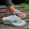 Hausschuhe Damen Hausschuhe Sommermode Ausgehöhlte Atmungsaktive Gleitschuhe Keil Strandsandalen Mädchen Outwear Plattform Lässige Flip Flops T230711