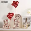 Oggetti decorativi Figurine Home Decor Love Bear Figurine Nordic Modern Resin Animal Per interni Scultura Statua Decorazione soggiorno 230710