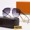 MAN Sunglasses Designer Sunglass Fashion Beach Adumbral Women Men Metal Frame Glass Glass 5 Option Letters Eyeglasses