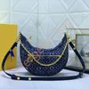 Mode Half Moon Bags Luxury Crossbody Bags Designer Väskor för Waman Högkvalitativa axelväskor Klassiska Moon Baguette -väskor präglade kedjepåse Kopplingspåsar Kvinnor Purse