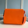 Bolsos de hombre Bolso de mensajero Bolso de diseñador para hombre Bolsos cruzados Bolsos de hombro Monedero con solapa Clemence Bolsos de lujo de cuero Bolsos de viaje Etiquetas Herrajes plateados Correa ancha tejida