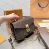 Damen-Designer-Tasche, schlichte Blumen-Umhängetaschen, PU-Handtasche mit Buchstaben, Hasp-Klappe, Innentasche mit Reißverschluss, Umhängetaschen, vielseitig einsetzbar