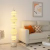 Kremowa lampa podłogowa w stylu netto czerwona sofa do salonu lampka nocna do sypialni dekoracja tykwy atmosfera pionowe światła dekoracja domu