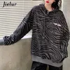 Frauen Hoodies Herbst Stil Lose Lange ärmeln Grau Zebra Streifen Weibliche Brief Gedruckt Tasche Mit Kapuze Sweatshirts Frauen M-XL