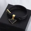 Mode Läder Charm lovers Armband Inverterad Triangel Brevklocka Män Dam Smycken Justerbar storlek Personlighet Unisex Armband Designer Smycken XPB1 -01