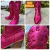 Сапоги из розового металлического шитья цветочные цветочные женские женские ковбойские ботинки 2023 Блестящие средние баллы без бретелек женская женская вышиваемая обувь L230712