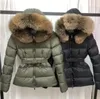 Femmes Doudoune Vestes d'hiver Manteaux Véritable col de cheveux de raton laveur Chaud Parkas de mode avec ceinture Lady coton Manteau Vêtements d'extérieur Big Pock2434